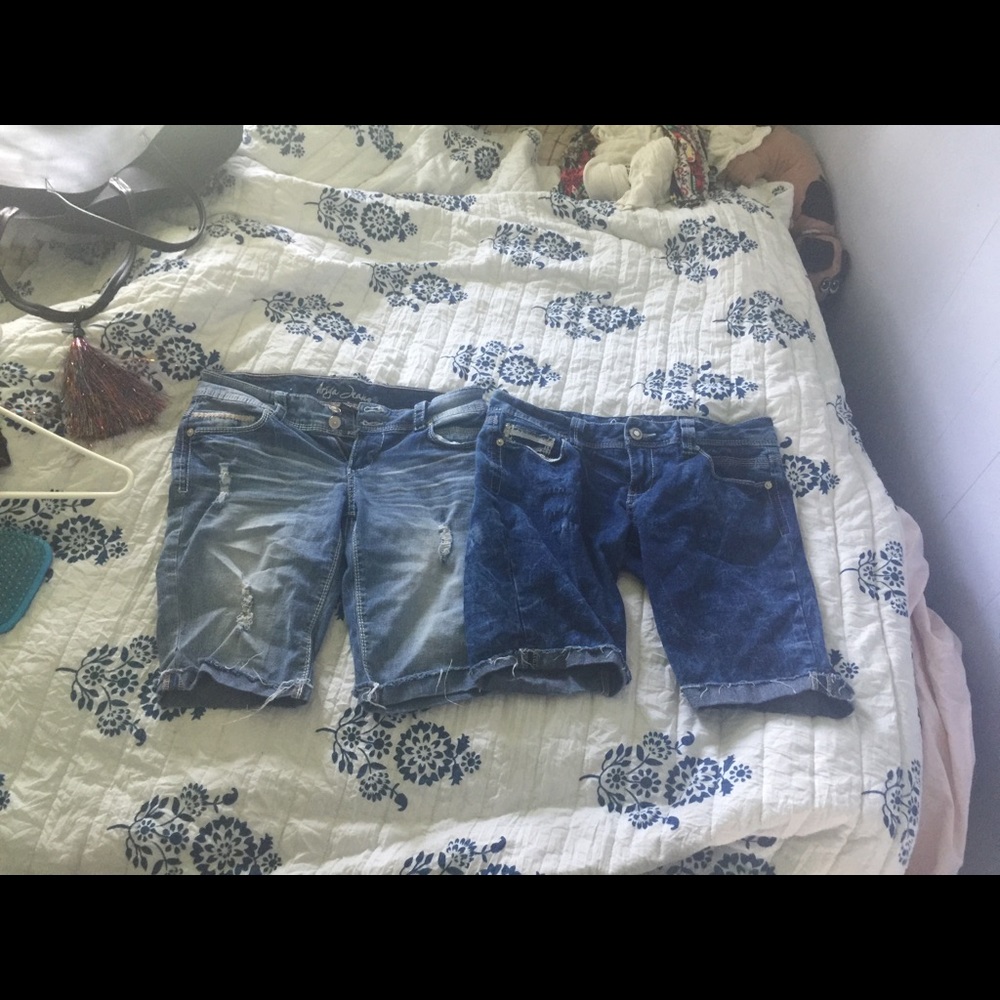 2 pairs of shorts